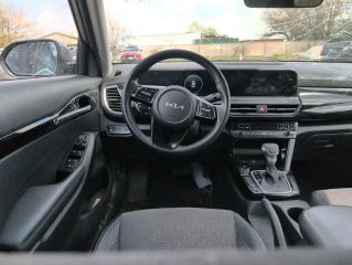 2024 Kia Seltos S - Interior Steering Wheel With Keys Image
